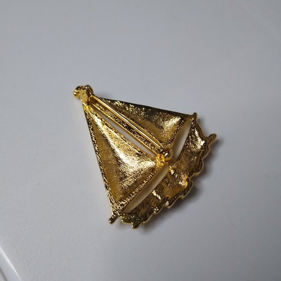 Sailboat Brooch - Picture 12 of 16